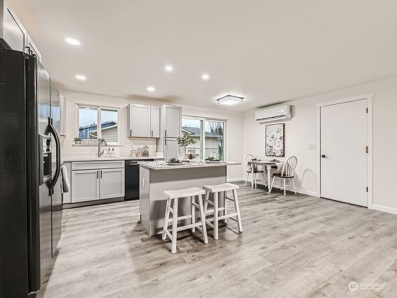 5th image of 6405 58TH Street NE
