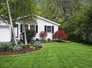 4664 Creek Rd, Lewiston, NY 14092