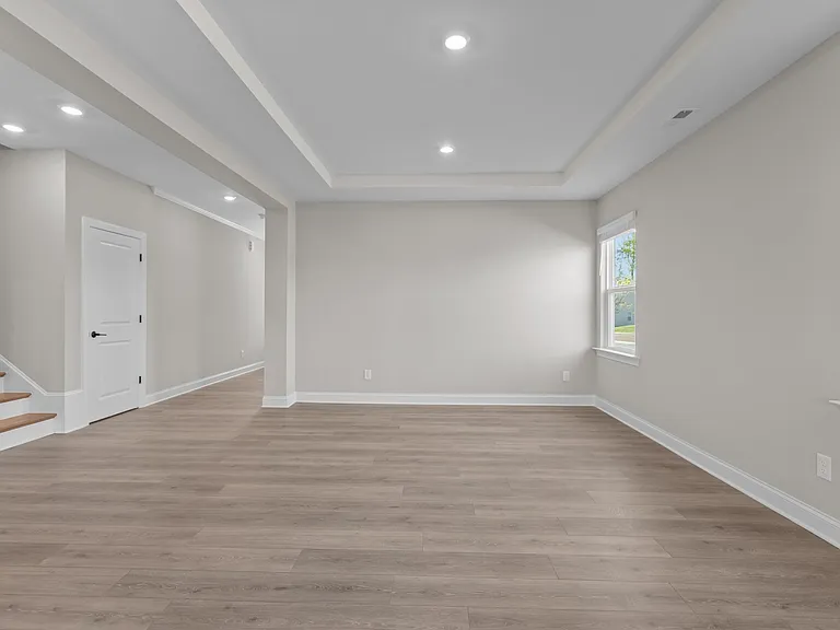 1701 Clydner Dr — Photo 9