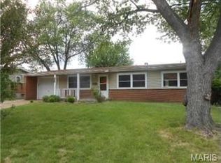 1105 Belmont Ter, Florissant, MO 63033