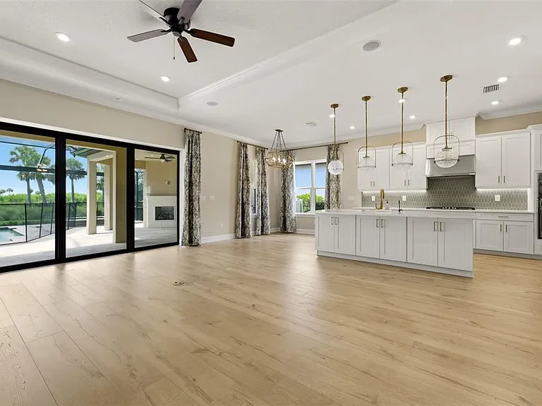 7708 Moonbeam Ave — Photo 12