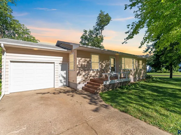 506 Monroe St, Hurley, SD 57036
