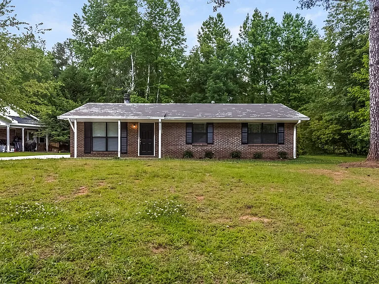 5 Silverwood Dr — Photo 1