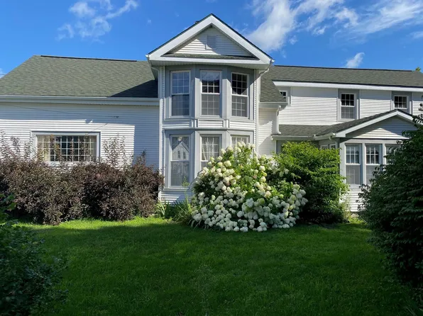 16 Washington St, Malone, NY 12953