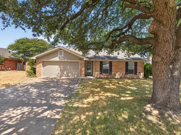 1217 Stonelake Dr, Cleburne, TX 76033