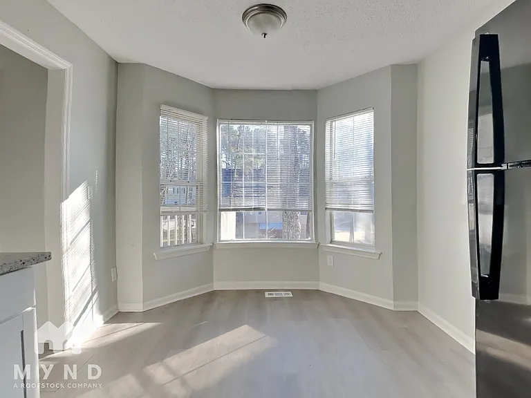 315 Renee Dawn Ct — Photo 4
