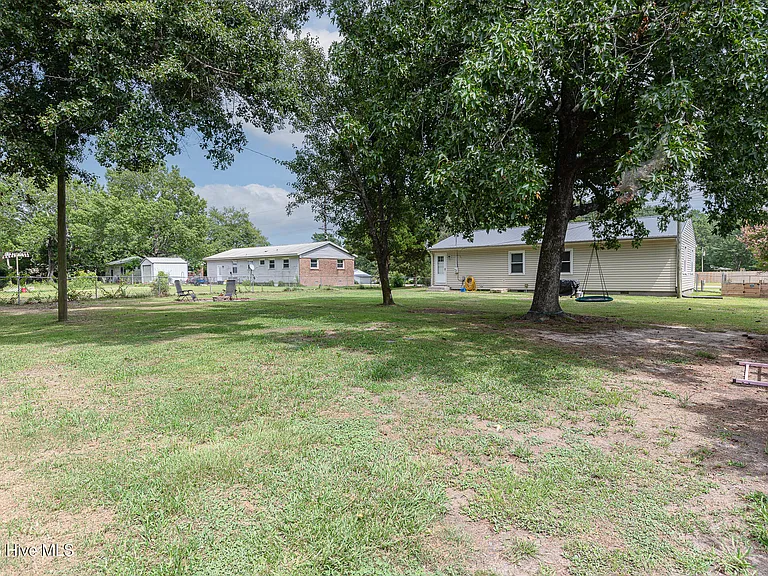 670 Queens Creek Rd — Photo 35