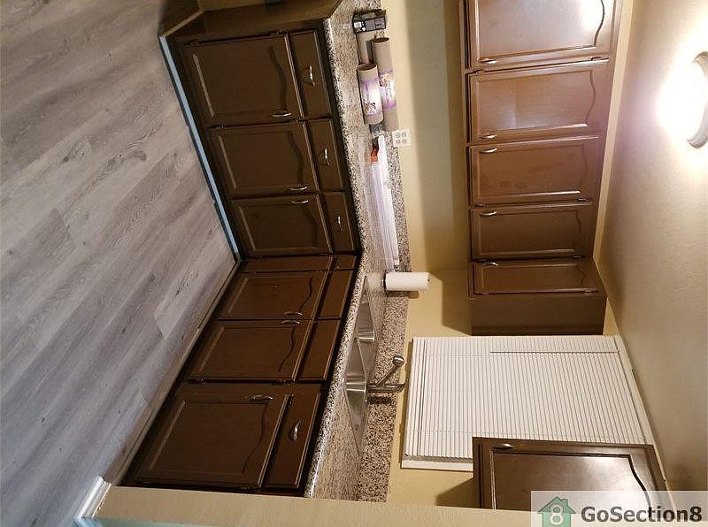 2nd image of 1333 W 92nd St