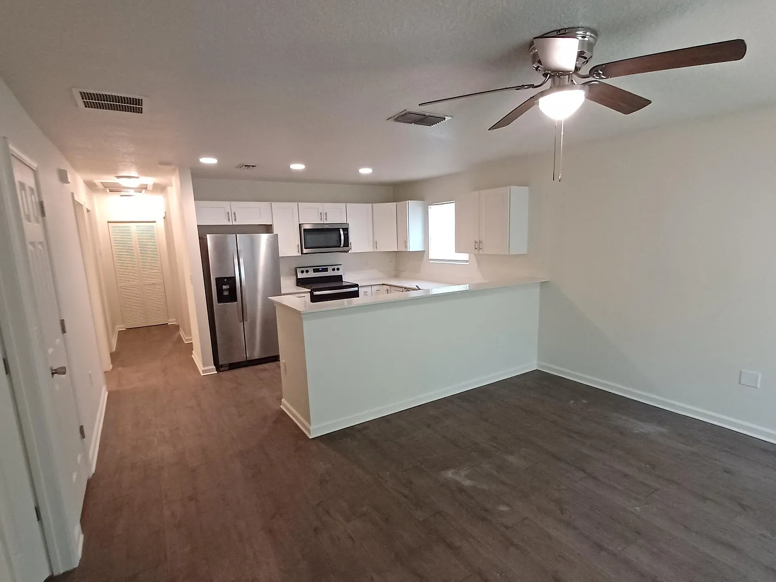 3 bed, 2.0 bath, 1160 sqft, $1,750 — Photo 2