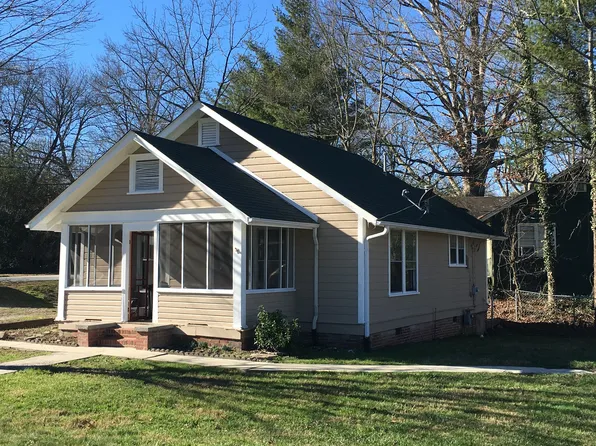 20 Green Haven Ln, Hendersonville, NC 28791