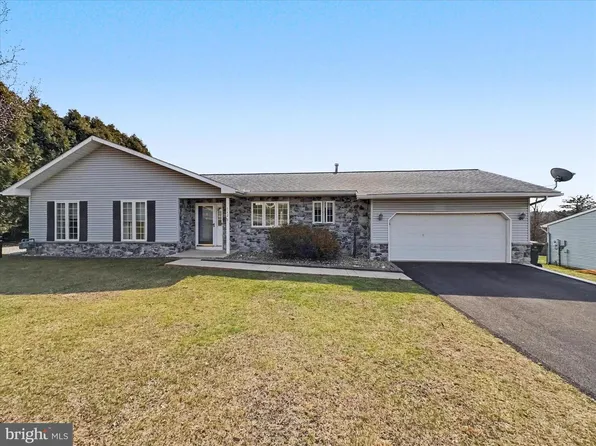 122 Overview Cir E, Red Lion, PA 17356