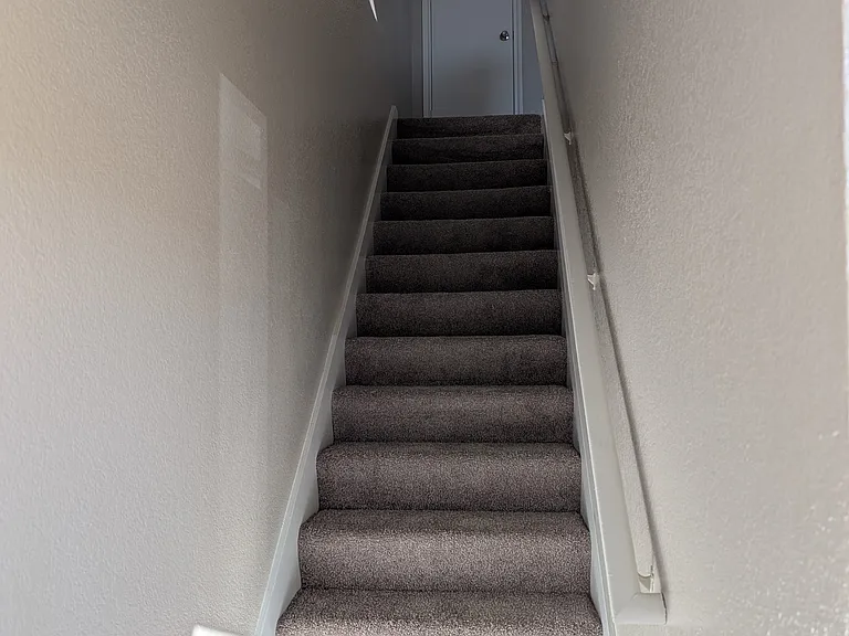 Lakeview Apartments — Photo 40