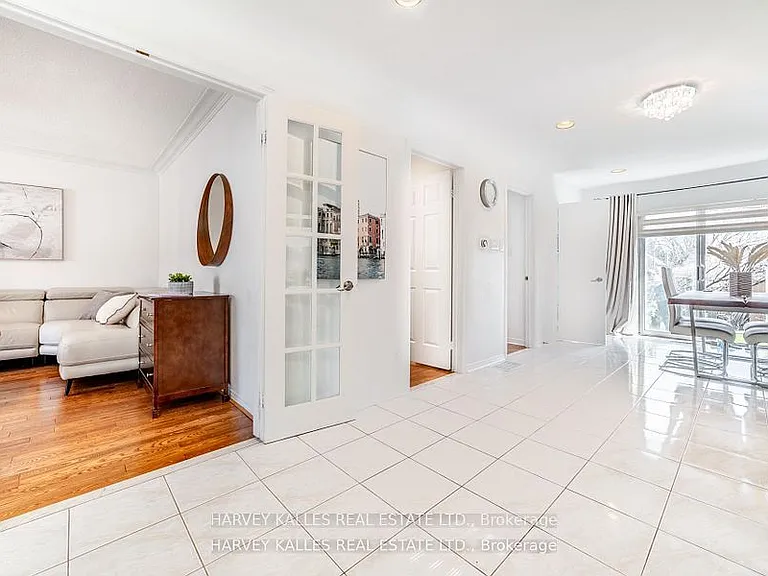 139 Kingsdale Ave — Photo 10