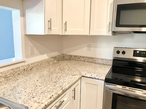 483 Sierra Vista Ln Photo 1