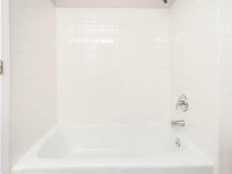 7400 Six Mile Ln — Photo 7