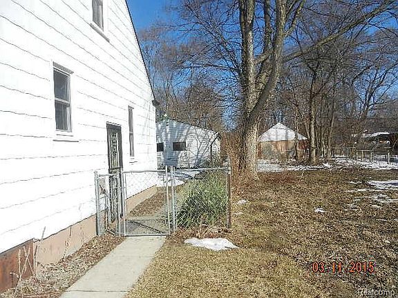 2nd image of 11366 W Outer Dr