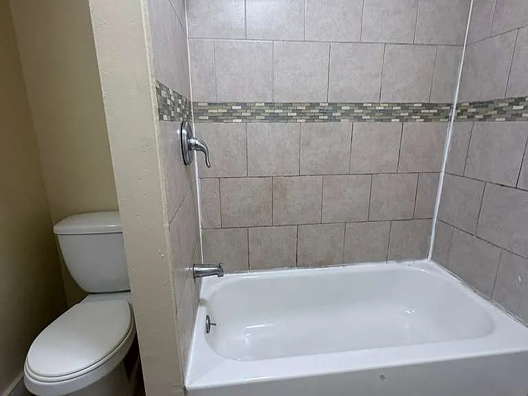 122 Derby Ave #22L — Photo 7