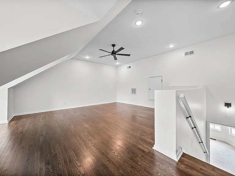 270 Harold Dr — Photo 29