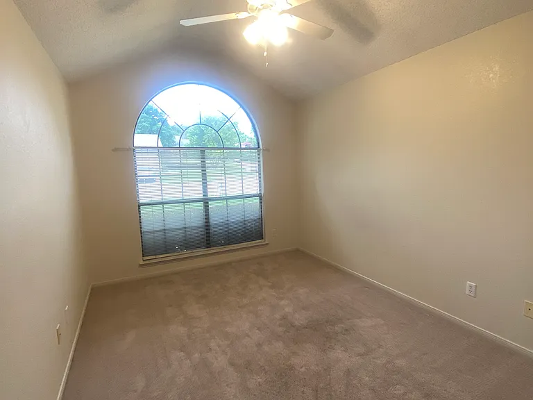 1703 Tanglewood Dr — Photo 24