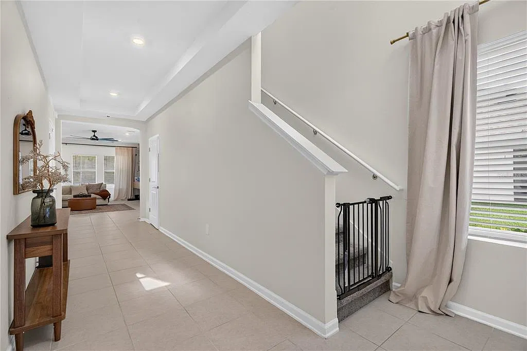 5 bed, 2.5 bath, 2331 sqft, $3,200 — Photo 4