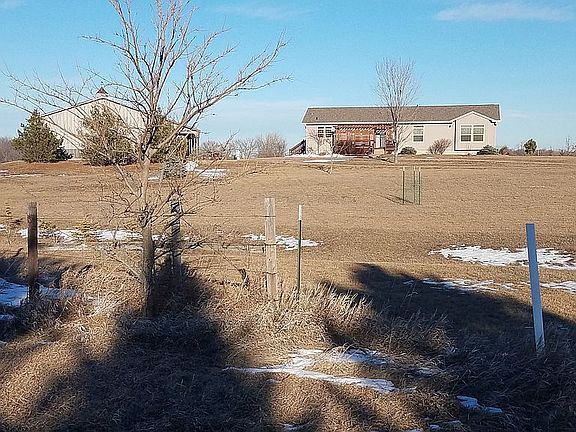3rd image of 118 Badger Dr