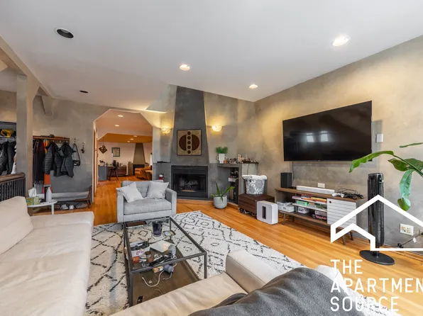 1218 W Augusta Blvd APT 2, Chicago, IL 60642