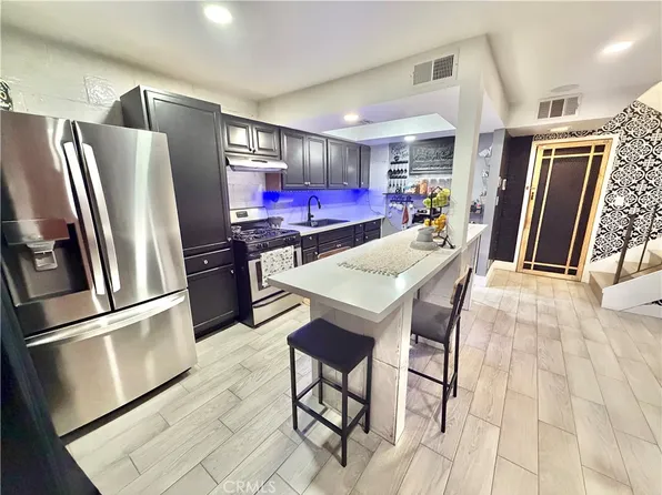 15555 Nordhoff St APT 10, North Hills, CA 91343