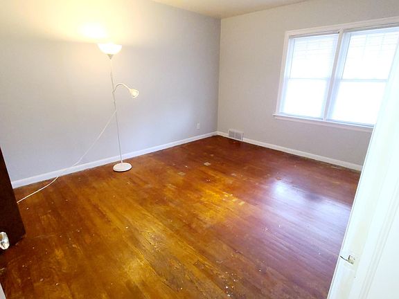 3rd image of 6932 Olcott Ave