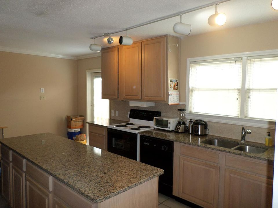 1st image of 1717 Park St APT 19