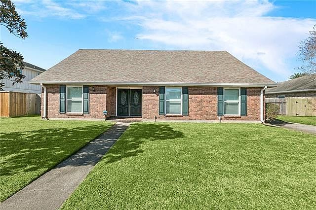 1st image of 17 Everglades St