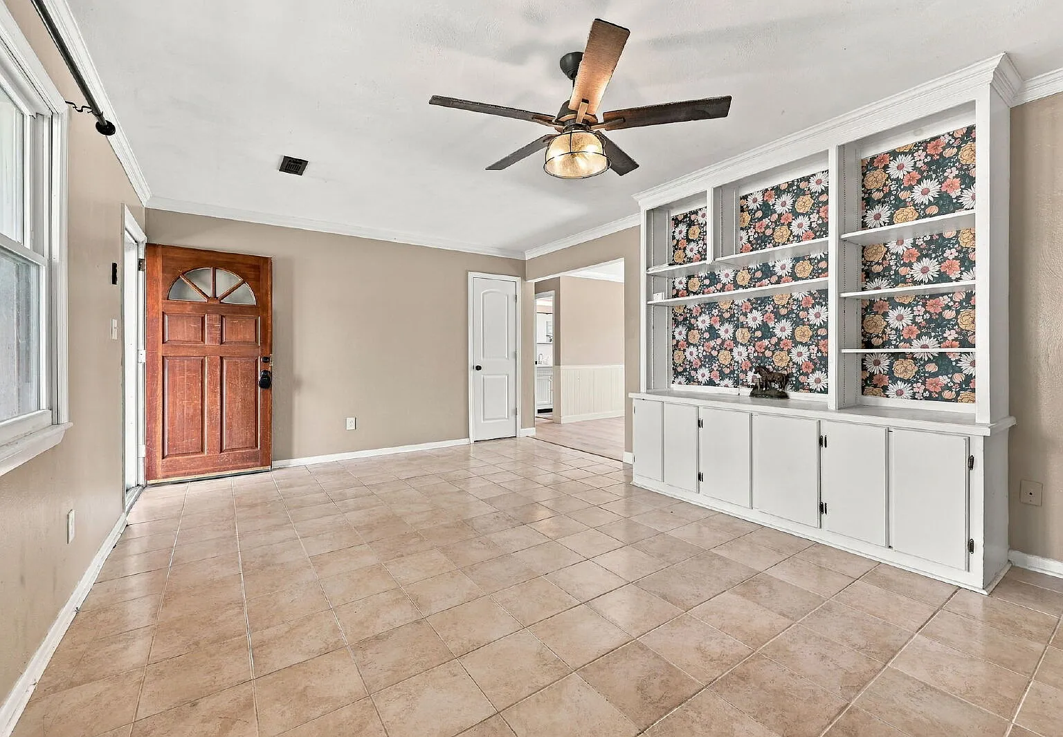 3 bed, 2.0 bath, 1450 sqft, $2,500 — Photo 2
