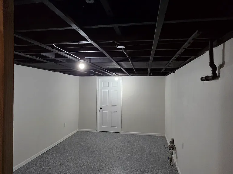 2727 N Lewis Ave — Photo 8