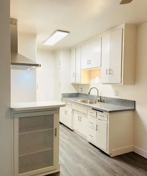 405 N Marengo Ave #5 — Photo 37