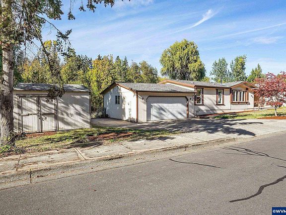 3rd image of 3329 Senecal Creek Dr