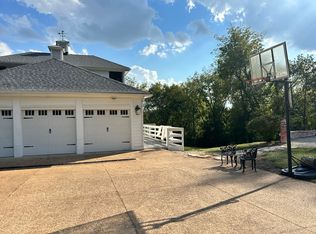 10002 Litzsinger Rd, Saint Louis, MO 63124