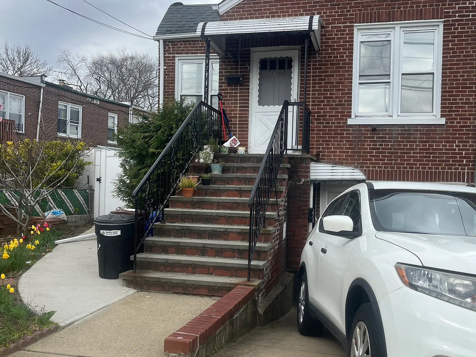 8642 Little Neck Pkwy — Photo 2