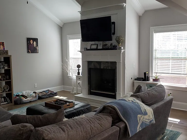 1015 Allison Dr — Photo 6
