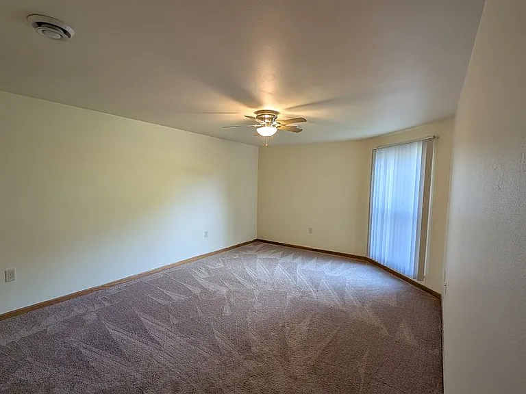 Pheasant Run Apartments — Photo 28