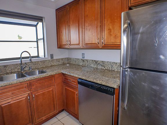 3rd image of 4569 Hamilton St Unit 5