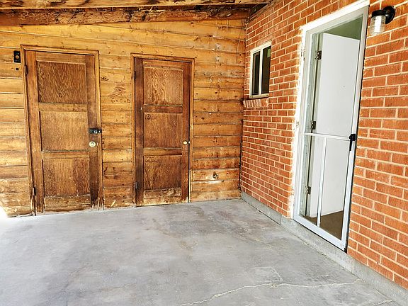 car port / washer dryer location