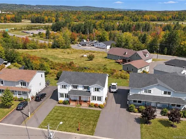 53 Briarlea Dr, Moncton, NB E1G 2E9