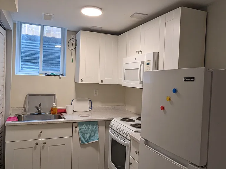 7 Greening Ave — Photo 3