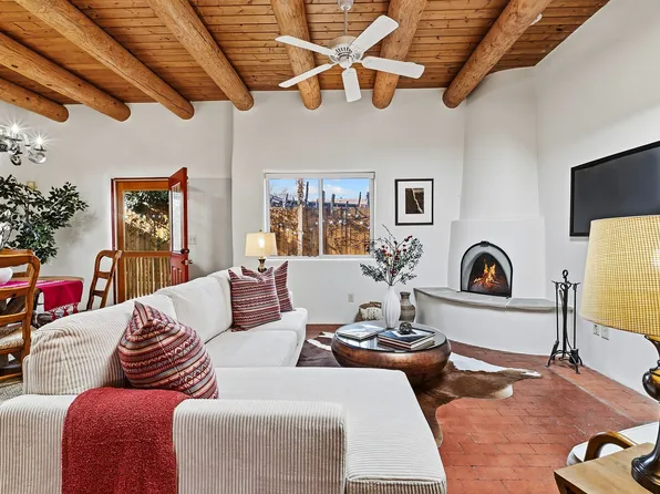 332 Urioste St, Santa Fe, NM 87501