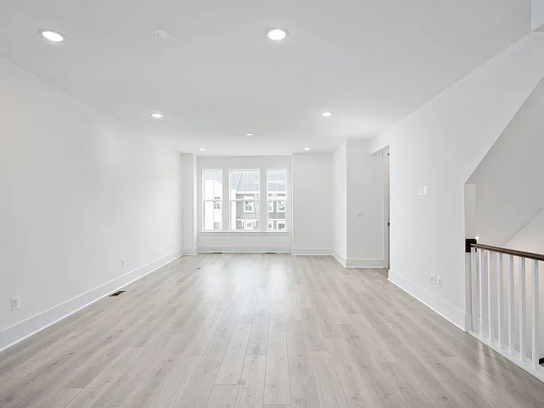 9207 Forkleaf Oak Dr — Photo 22