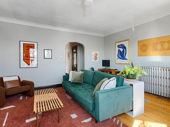 5th image of 2842 N Francisco Ave APT 3A