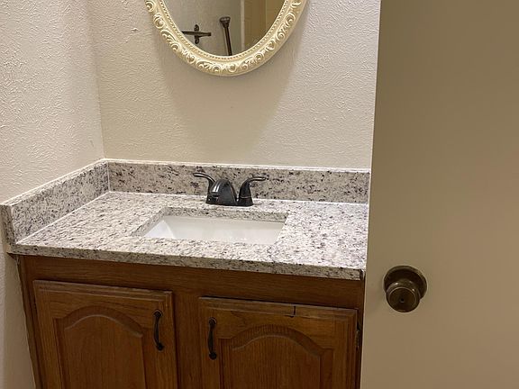 5th image of 2716 Southcrest Dr