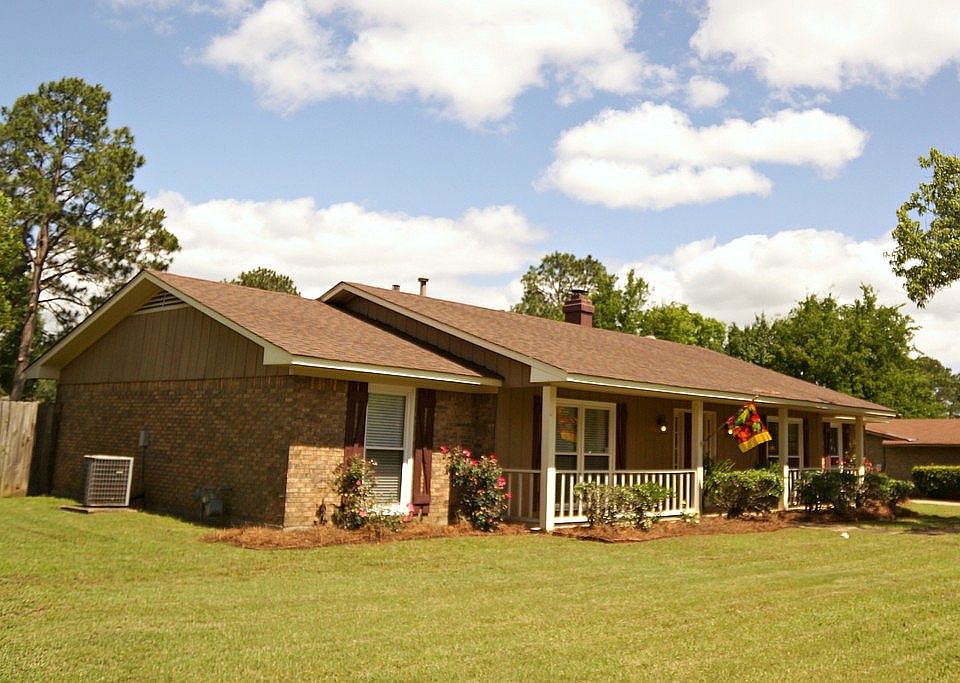 2nd image of 1431 Woodmere Dr