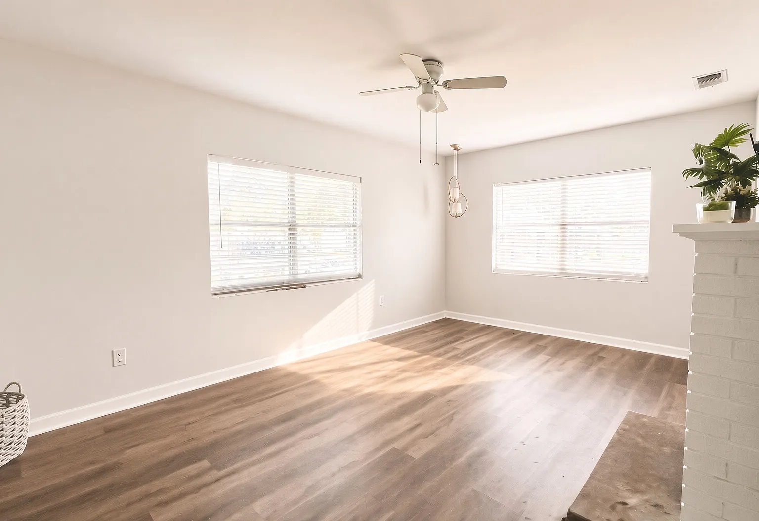 2 bed, 1023 sqft, $2,100 — Photo 3