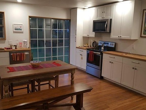 5th image of 804 Twin Cedar St