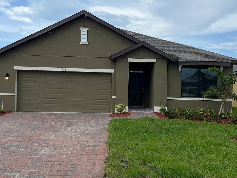 931 Remington Green Dr SE